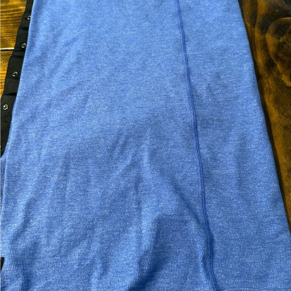 Lululemon Vinyasa Scarf. Blue with snaps - Picture 4 of 9
